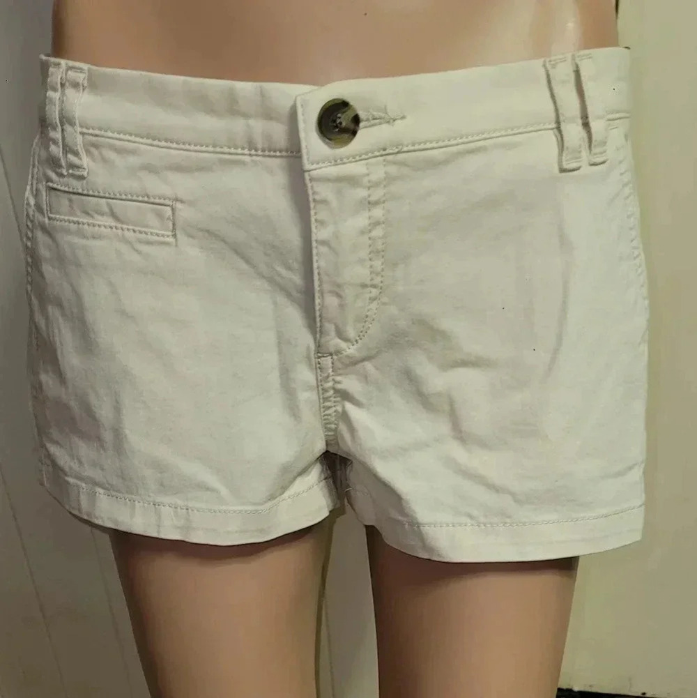 Express Cream Tailored Shorts Low Rise Casual Summer Size 4 NWT